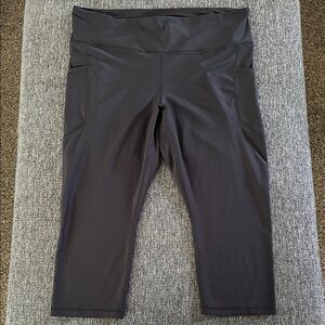 Black High-Waisted Leggings Old Navy Powersoft Cropped